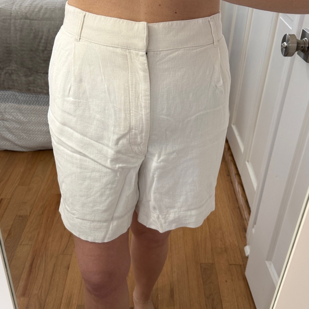 Abercrombie & Fitch White Linen-Blend Bermuda Shorts - Picture 3 of 3